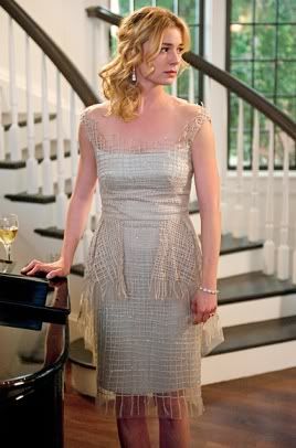 Emily VanCamp Revenge Fashion Style