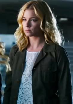 Emily VanCamp Revenge Fashion Style